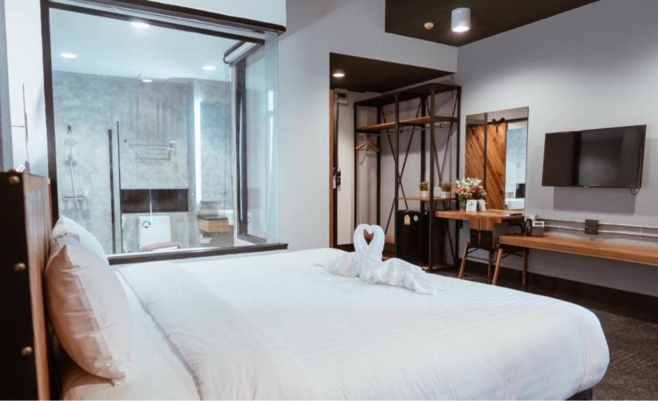 Ou Hotel Phitsanulok Exterior foto