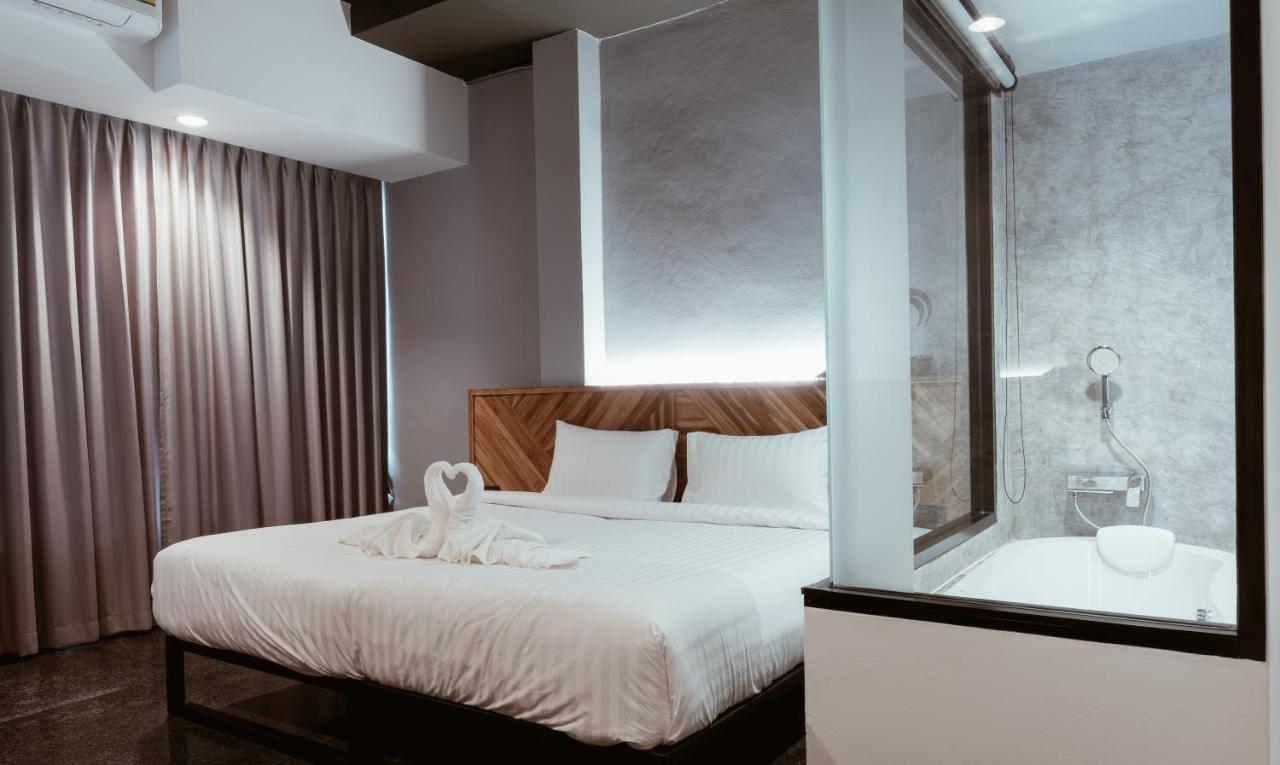 Ou Hotel Phitsanulok Exterior foto